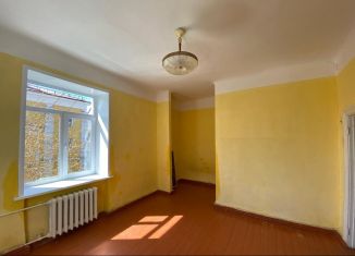 Продажа 1-комнатной квартиры, 28.4 м2, Первоуральск, улица Ватутина, 26