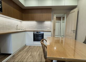 Сдается в аренду трехкомнатная квартира, 85 м2, Пенза, улица Бородина, 2