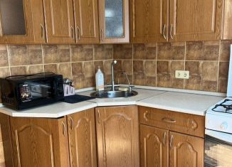 Сдается 2-ком. квартира, 51 м2, Чехов, улица Чехова, 4А