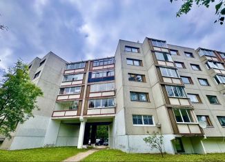 Трехкомнатная квартира на продажу, 65.9 м2, Костомукша, Интернациональная улица, 2