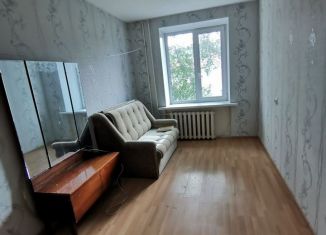 Продаю 2-ком. квартиру, 50.2 м2, Петергоф, Суворовская улица, 13