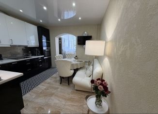 Продам 3-комнатную квартиру, 85 м2, Конаково, улица Александровка, 7