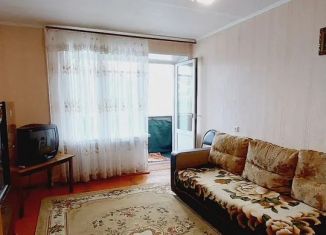 Продается однокомнатная квартира, 33 м2, Азнакаево, улица Шайхутдинова, 1