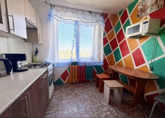 Продам 3-комнатную квартиру, 64 м2, Смоленск, улица Петра Алексеева, 4
