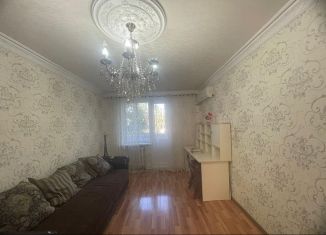 Сдаю в аренду 2-ком. квартиру, 54 м2, Грозный, улица Дьякова, 5, 3-й микрорайон