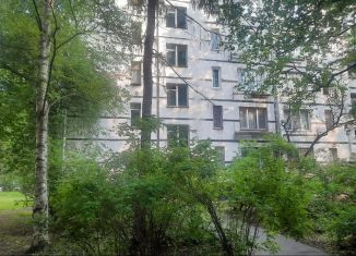 Продаю четырехкомнатную квартиру, 48.5 м2, Санкт-Петербург, муниципальный округ Новоизмайловское, Краснопутиловская улица, 101