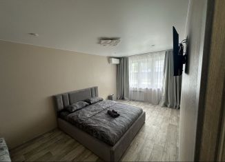 Сдам в аренду 1-ком. квартиру, 31 м2, Курган, улица Черняховского, 4