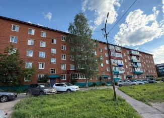 Продажа 3-ком. квартиры, 57.3 м2, Сарапул, улица 20 лет Победы, 11