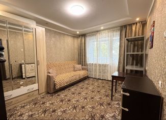 Двухкомнатная квартира на продажу, 47 м2, Оренбург, улица Конституции СССР, Дзержинский район