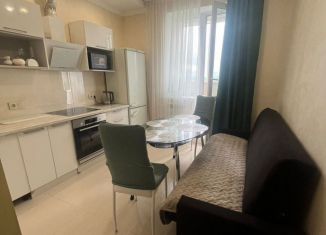 Сдаю многокомнатную квартиру, 40.5 м2, Тверь, улица Левитана, 58к1