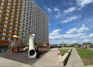Продам трехкомнатную квартиру, 88 м2, Оренбург, улица Юркина, 10, Промышленный район