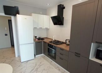 Сдача в аренду 1-ком. квартиры, 43 м2, Калининград, Суздальская улица, 20к2, ЖК Восток