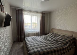 Продается трехкомнатная квартира, 72 м2, село Мариинский, Лазурная улица, 13