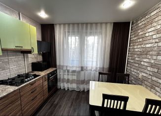 Продается трехкомнатная квартира, 75.4 м2, Гусь-Хрустальный, Октябрьская улица, 68