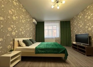 Сдача в аренду 1-комнатной квартиры, 50 м2, Оренбург, улица 60 лет Октября, 1В, Ленинский район