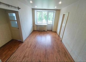 Продаю 2-ком. квартиру, 40.9 м2, Киров, Октябрьский проспект, 80