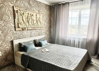 Сдается в аренду двухкомнатная квартира, 60 м2, Тамбовская область, улица Карла Маркса, 178Б