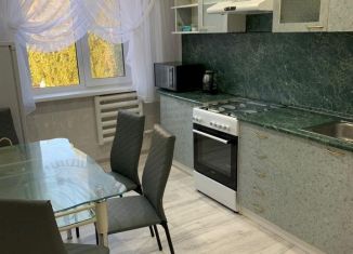Сдается трехкомнатная квартира, 63 м2, Яровое, квартал А, 12