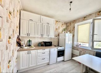 Продам 1-ком. квартиру, 31.7 м2, Челябинск, улица Молодогвардейцев, 39Б, Калининский район