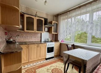 Сдается в аренду двухкомнатная квартира, 53.5 м2, Кингисепп, Восточная улица, 2А