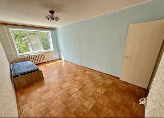 Продаю 2-ком. квартиру, 47.3 м2, Кингисепп, улица Воровского, 36