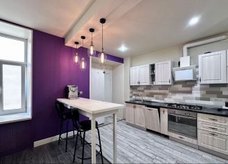 Продается 3-ком. квартира, 80 м2, Санкт-Петербург, Херсонская улица, 10, муниципальный округ Смольнинское