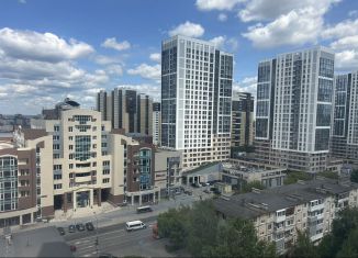 Продаю 2-ком. квартиру, 81 м2, Пермь, улица Чернышевского, 15А, ЖК Альпийская Горка