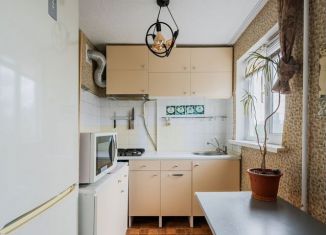 Продам 2-комнатную квартиру, 36.8 м2, Екатеринбург, метро Ботаническая, улица Академика Бардина, 45