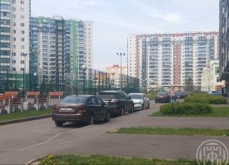 Продается 3-комнатная квартира, 65 м2, посёлок Новогорелово, улица Современников, 1к3