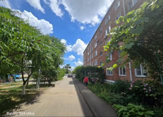 Продаю 2-комнатную квартиру, 51 м2, Лабинск, улица Некрасова, 30/3