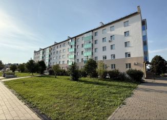 Продам 1-ком. квартиру, 32 м2, Азнакаево, улица Сююмбики, 15