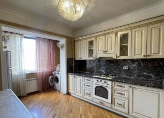 Трехкомнатная квартира на продажу, 90 м2, Махачкала, проспект Петра I, 40А