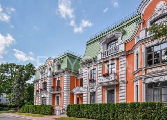 Продаю двухкомнатную квартиру, 148 м2, Санкт-Петербург, Санаторная аллея, 3, метро Чёрная речка