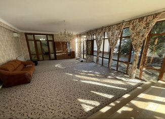 Аренда дома, 150 м2, Грозный, улица имени Магомеда Яхъяевича Узуева, Байсангуровский район