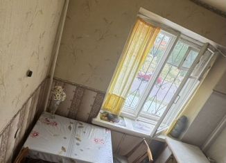 Продается 4-комнатная квартира, 60 м2, Оренбург, улица Конституции СССР, 16