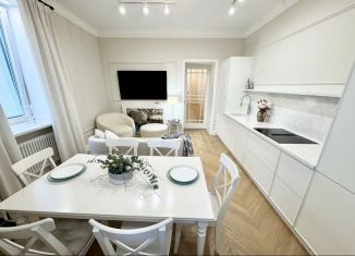 Продается 3-комнатная квартира, 108 м2, Мурманск, Пушкинская улица, 5