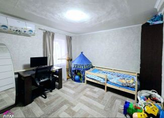 Продается дом, 40 м2, поселок городского типа Ильский, Центральная площадь