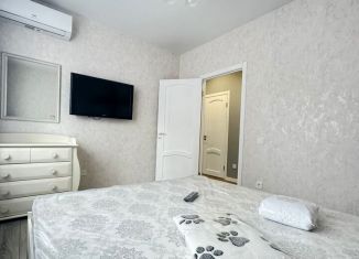 Продается 2-комнатная квартира, 61 м2, Краснодарский край, улица Адмирала Серебрякова, 3к3