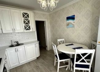 Продажа 2-ком. квартиры, 52 м2, Краснодар, Бургасская улица, 37, Бургасская улица