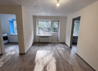 Продается двухкомнатная квартира, 42.3 м2, Златоуст, улица Карла Маркса, 57