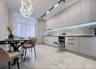 Продаю 2-комнатную квартиру, 69 м2, Ставрополь, улица Матрены Наздрачевой, 3