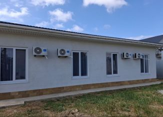 Сдается дом, 18 м2, село Уютное, Садовая улица, 53