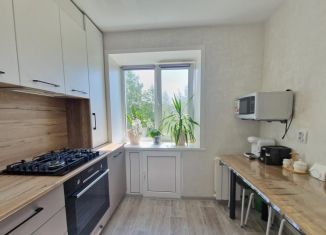 Продаю 2-комнатную квартиру, 42.4 м2, Березники, улица Свердлова, 69