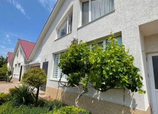 Продаю двухкомнатную квартиру, 60 м2, поселок городского типа Заозерное, улица Аллея Дружбы, 14к13