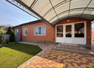 Продаю дом, 107 м2, Курганинск, Строительная улица