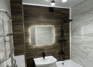 Продаю однокомнатную квартиру, 41 м2, Моздок, улица Аслана Лалиева, 8