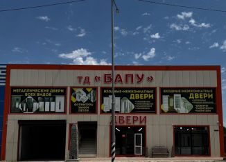 Продаю торговую площадь, 2000 м2, Урус-Мартан, улица имени Ахмат-Хаджи Кадырова, 164