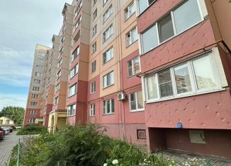 Продам 3-ком. квартиру, 86 м2, Псковская область, улица Крупской, 22