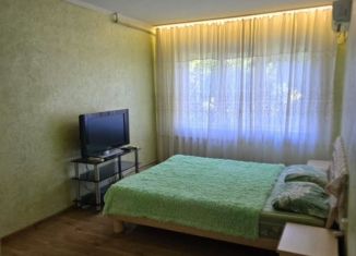 Сдам в аренду 1-ком. квартиру, 32 м2, Сочи, улица Свердлова, 92, микрорайон Черемушки