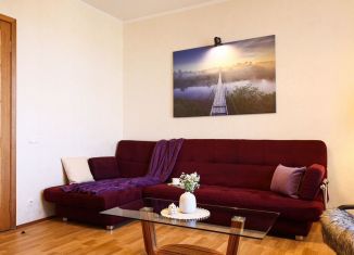 Трехкомнатная квартира в аренду, 80 м2, Санкт-Петербург, Варшавская улица, 48